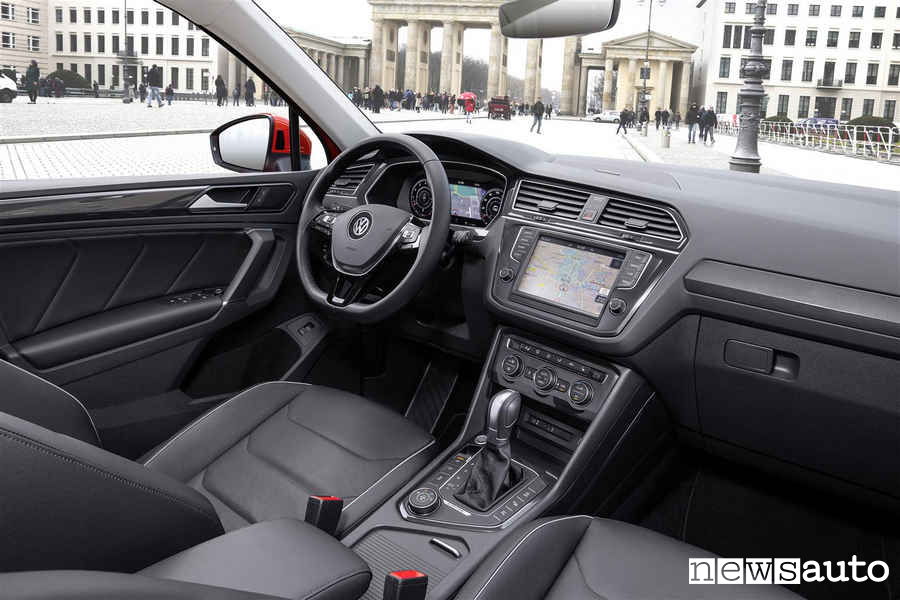 10 SUV più venduti in Italia nel 2018 Volkswagen Tiguan interni