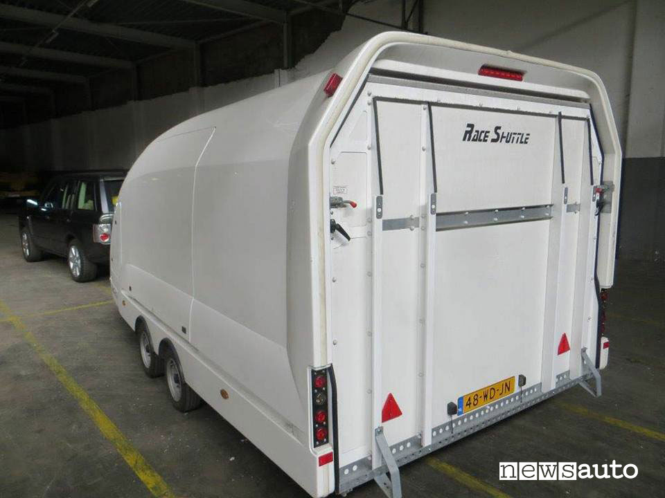 carrello coperto porta auto coperto