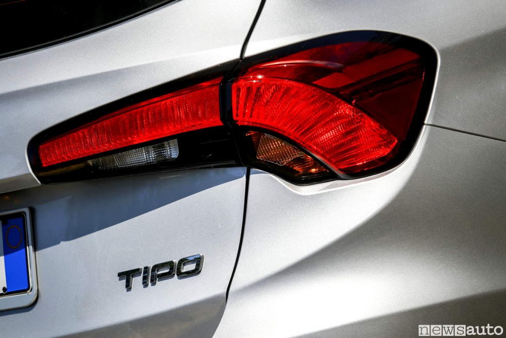 Faro fanale posteriore Fiat Tipo 2018 2019