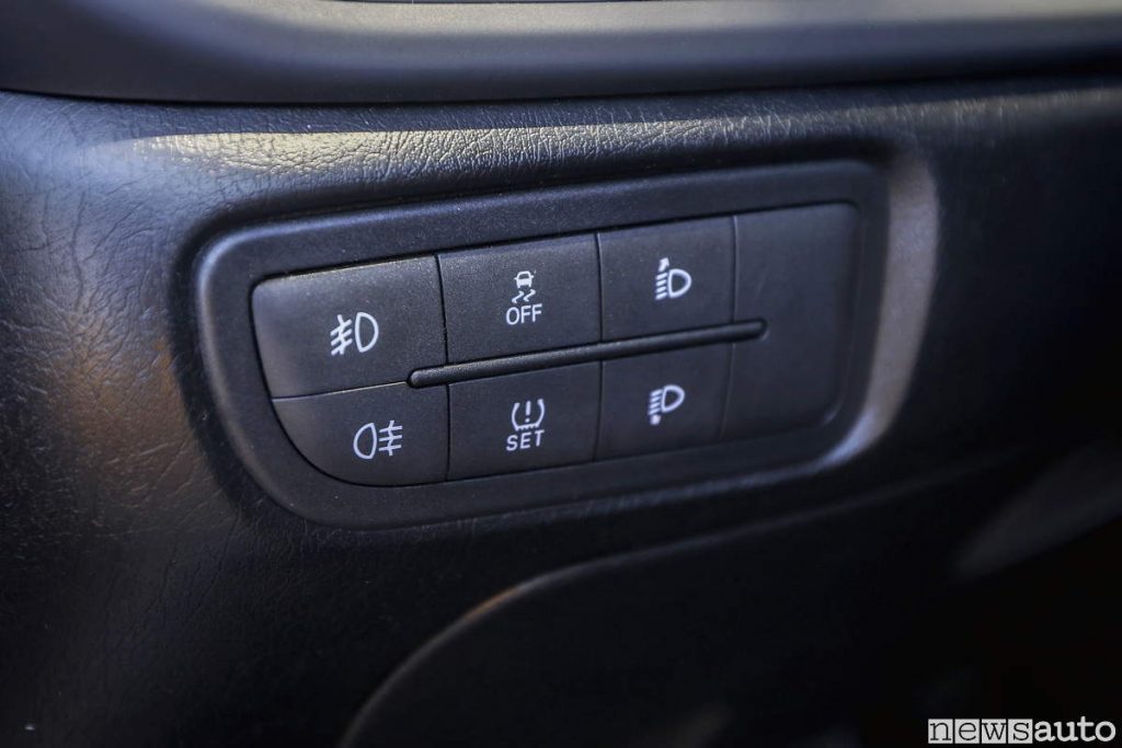 Fiat Tipo comandi fari fendinebbia regolazione disattivazione controllo trazione