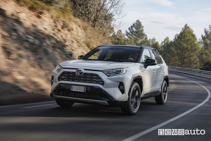 Nuova Toyota Rav4 2019, vista di profilo