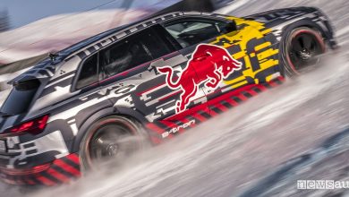 Audi e-tron, risalita incredibile su una pista da sci [VIDEO]