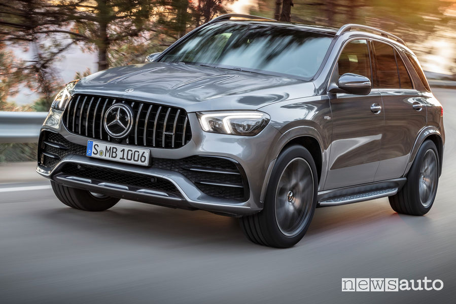 Mercedes-AMG GLE 53 4MATIC+, vista di profilo