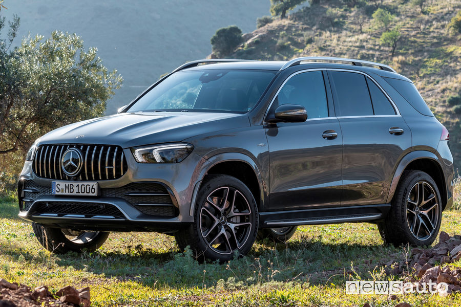 Mercedes-AMG GLE 53 4MATIC+, vista di profilo