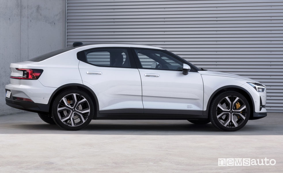 Polestar 2, vista laterale