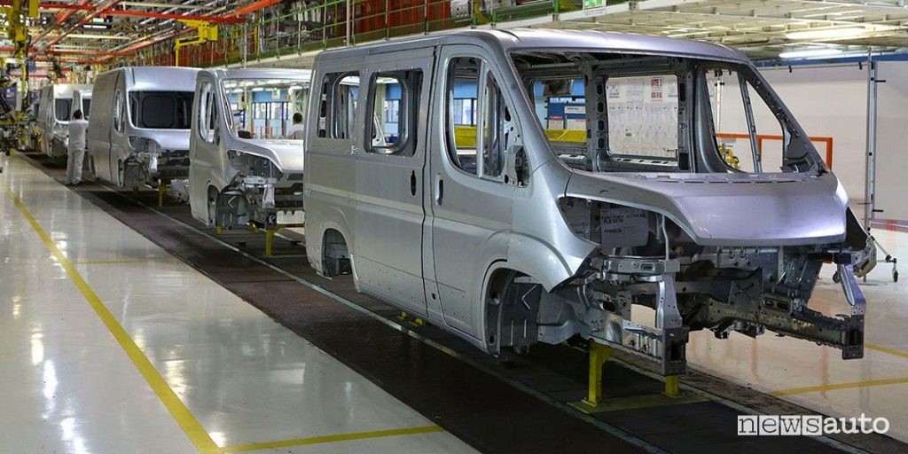 Veicoli commerciali, accordo FCA e PSA Line di montaggio fabbrica del Fiat Ducato