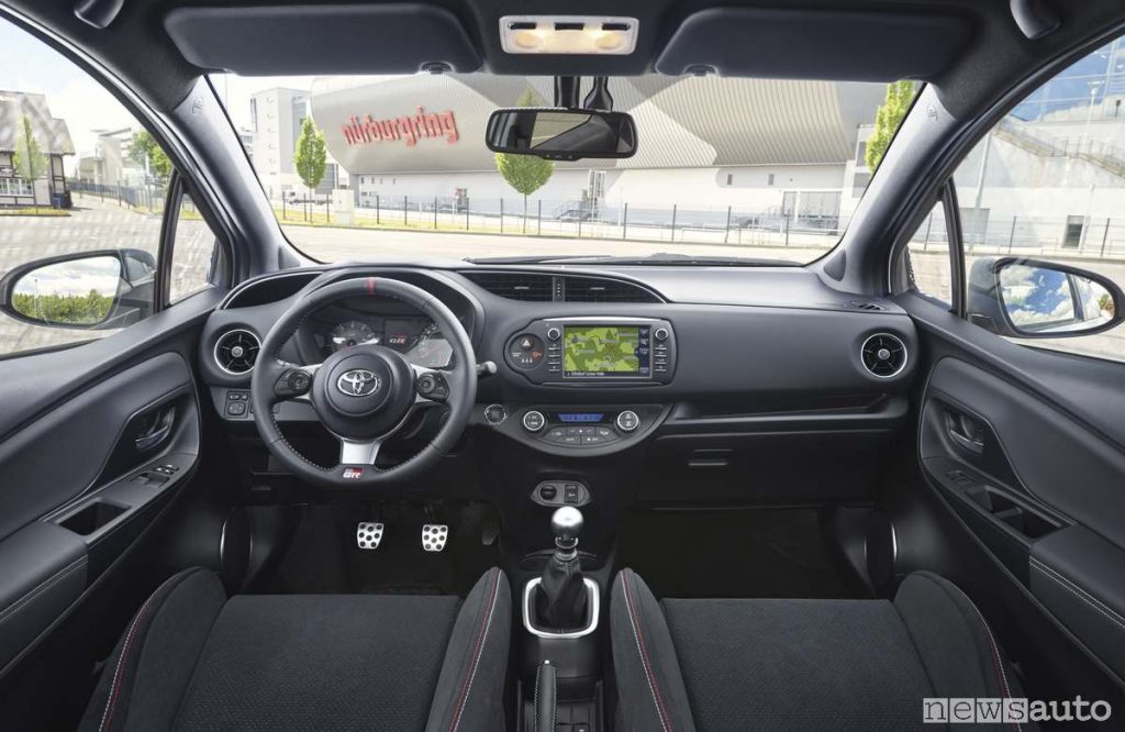 2018-yaris-grmn-dettaglio8