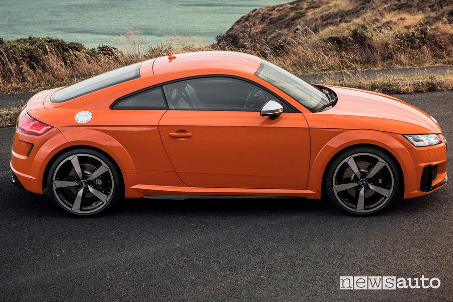 Audi TTS Coupé, vista laterale