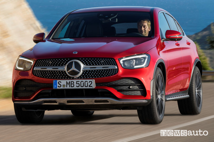 Mercedes-Benz GLC Coupé AMG Line 2019, vista frontale