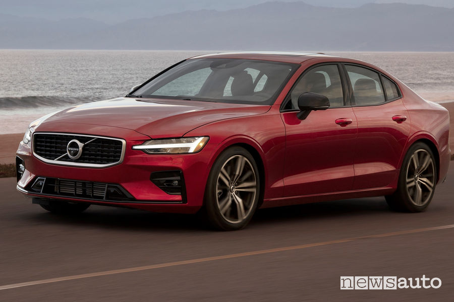 Volvo S60 velocità autolimitata 180 km/h