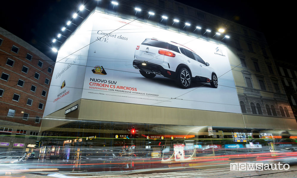 SUV Citroën C5 Aircross nei luoghi simbolo di Milano