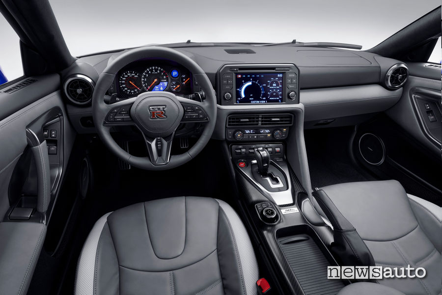 Abitacolo nuova Nissan GT-R 50th Anniversary Edition 2020  