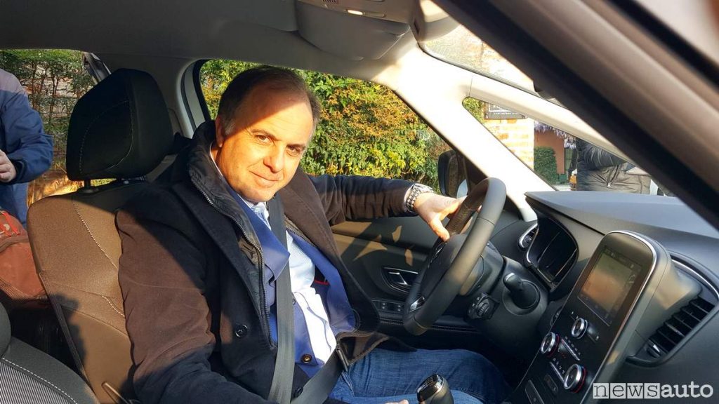 Alla guida Renault Scenic Mancini