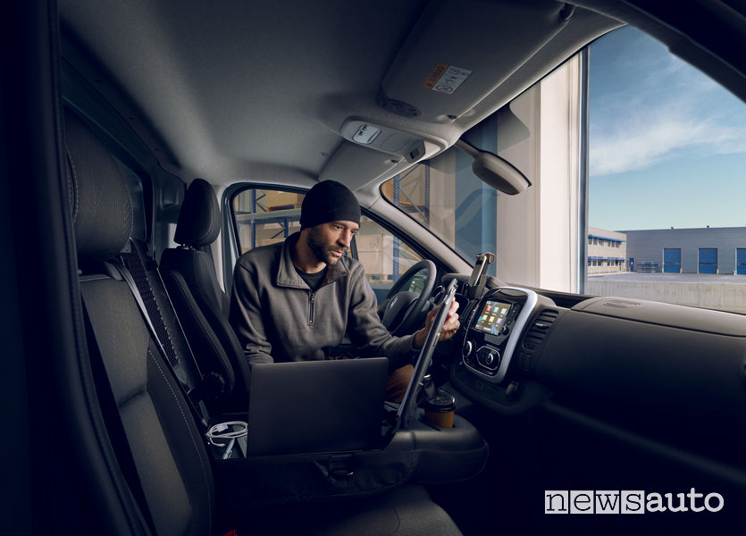Ufficilo mobile sul nuovo Renault Trafic furgone