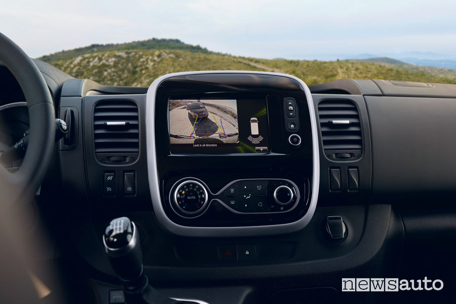 Retrocamera sul nuovo Renault Trafic furgone