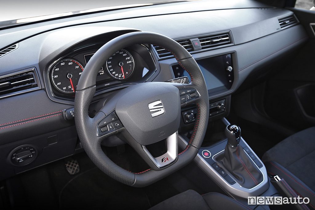 Seat Arona TGI interni