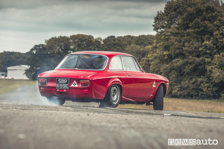 Alfa Romeo Giulia GTA-R 29 Alfaholics, auto storica sportiva