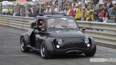 Vecchia Fiat 500 elaborata tuning al motorshow-2mari