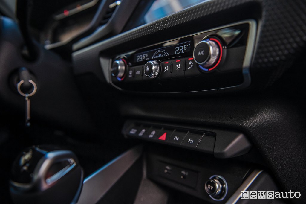 climatizzatore auto per abbassare la temperatura dell'abitacolo va usato con moderazione