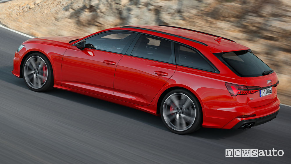 Audi S6 Avant TDI vista laterale in movimento