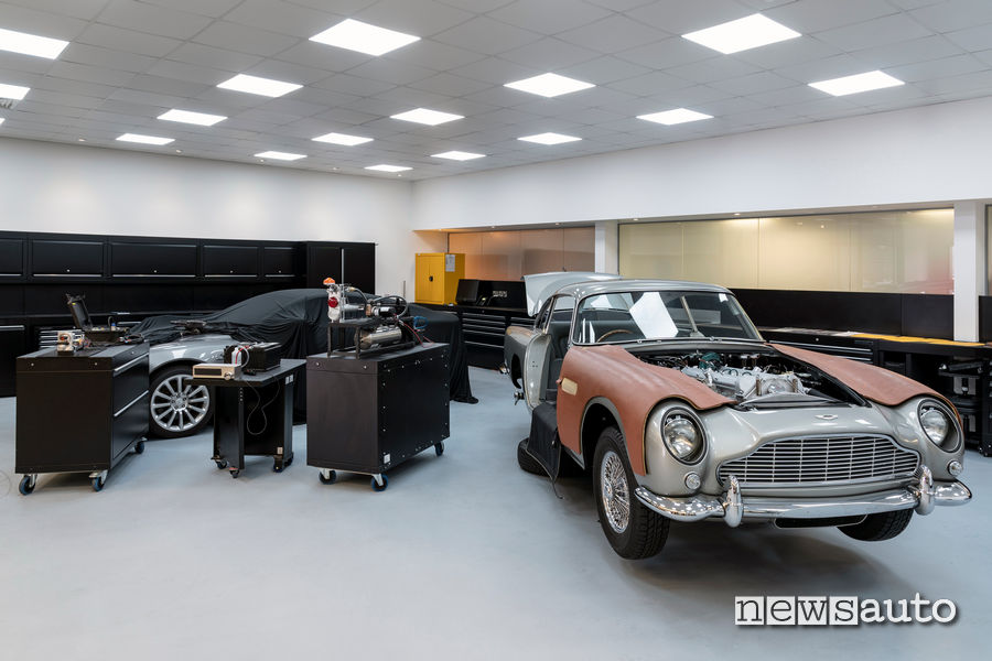 Aston Martin DB5 di James Bond Goldfinger