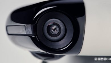 Specchietti retrovisori digitali Honda e elettrica