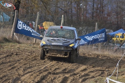 Lancia Y impegnata in gara sul circuito sterrato di un crossdromo