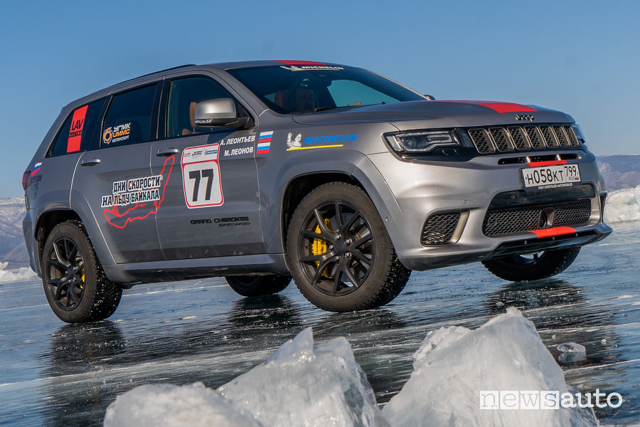Jeep Grand Cherokee Trackhawk record di velocità su ghiaccio