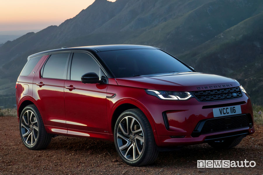 Land Rover Discovery Sport vista di profilo