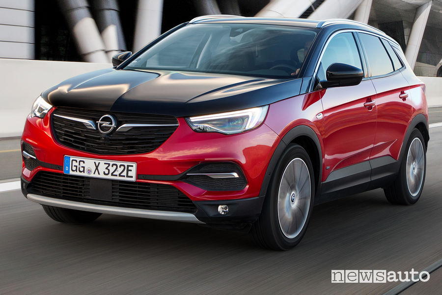 Opel Grandland X Hybrid4 al Salone di Francoforte 2019