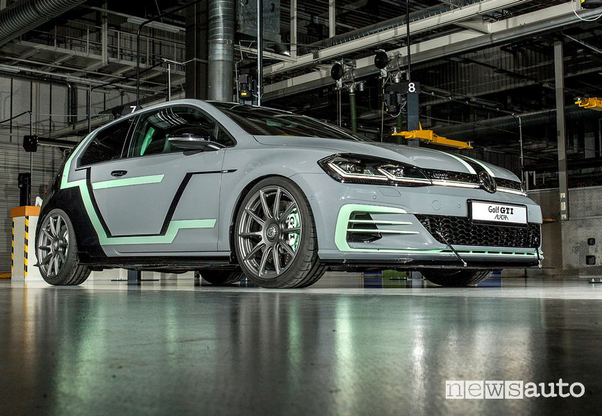 Prototipo Volkswagen GTI Aurora al Worthersee 2019 vista di profilo
