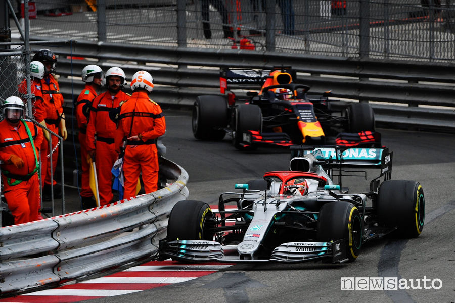 La gara di Monaco è stata caratterizzata dal duello in pista fra la Mercedes-AMG di Hamilton e la Red Bull di Max Verstappen