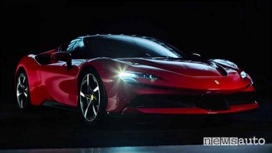 Ferrari SF90 Stradale dettaglio fari led