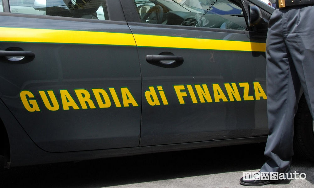 La Guardia di Finanza ha smascherato la truffa del gasolio contraffatto in Campania