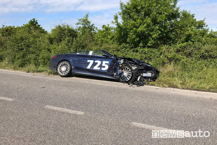 Incidente Mercedes alla Mille Miglia 2019 vettura di supporto al Mercedes Tribute