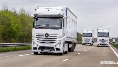 Truck Mercedes-Benz Actros in movimento
