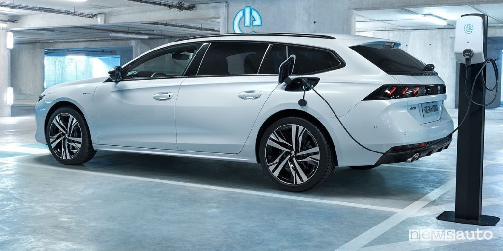 Peugeot 508 SW HYbrid Salone auto Torino Parco Valentino 2019