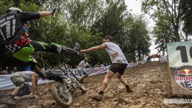 Raduno motorini truccati con Red Bull Epic Rise
