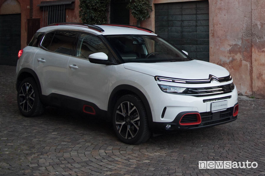 Citroën C5 Aircross PureTech 180 S&S Shine EAT8 vista di profilo