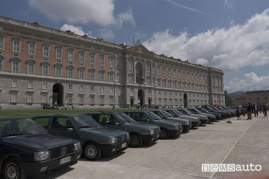 Raduno Fiat Uno Turbo i.e 2019 davanti alla Reggia di Caserta
