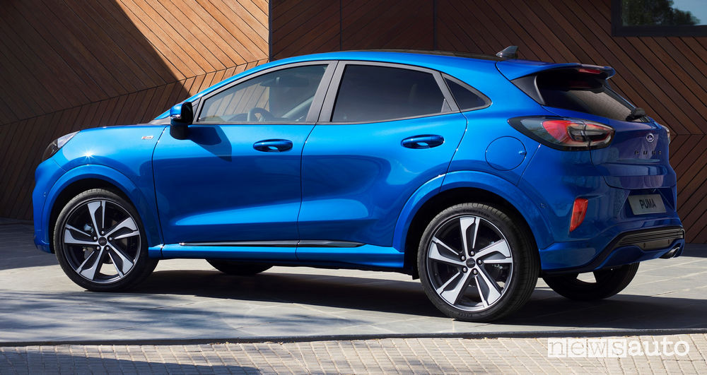 Nuova Ford Puma ST-Line vista laterale