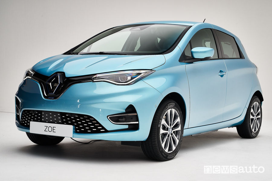 Nuovo frontale con paraurti e cofano motore rinnovati della Renault Zoe