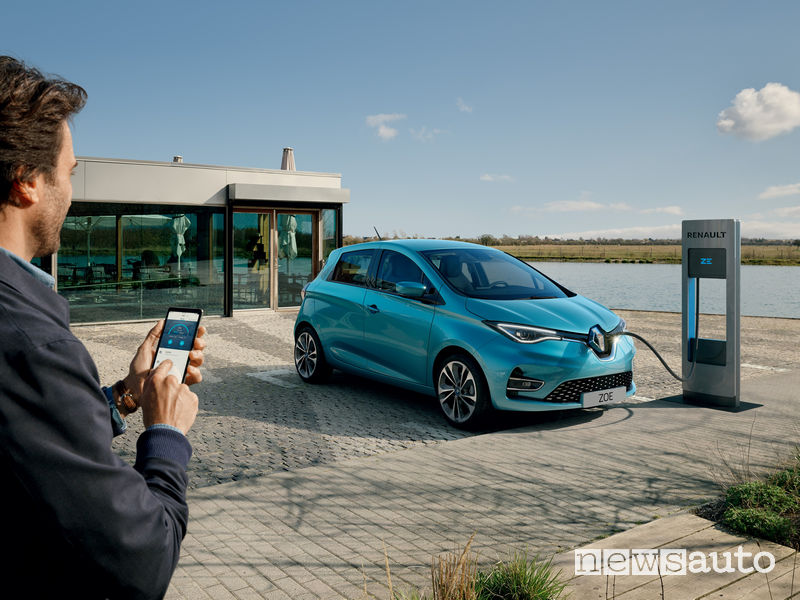 Ricarica e controllo da remoto con APP dallo smartphone per la Renault Zoe