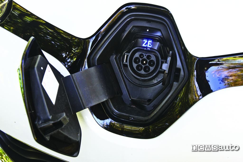 Renault Zoe presa di ricarica