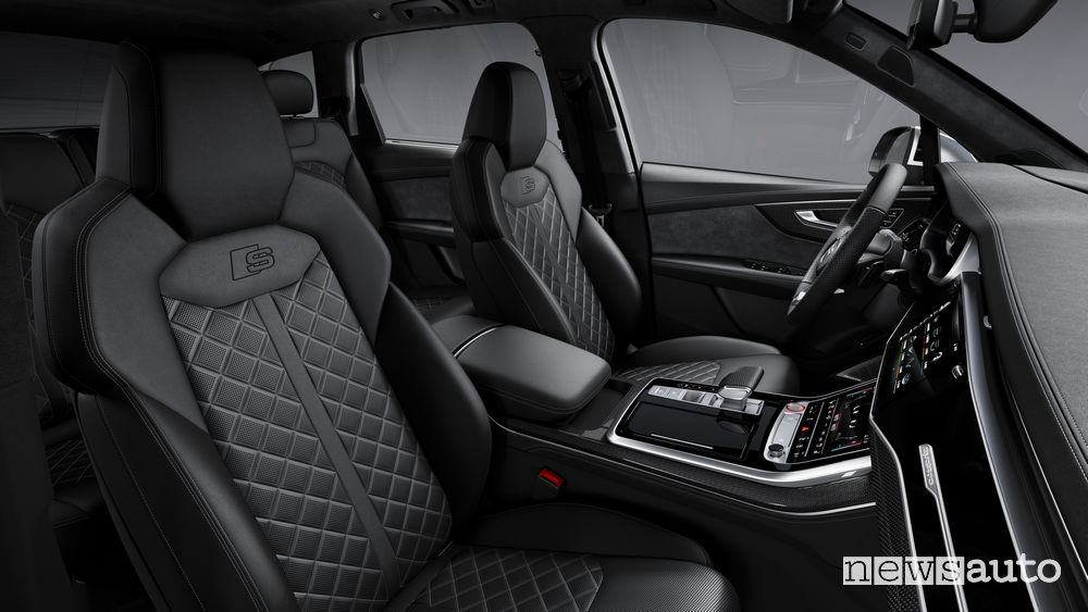 Audi SQ7 TDI sedili anteriori