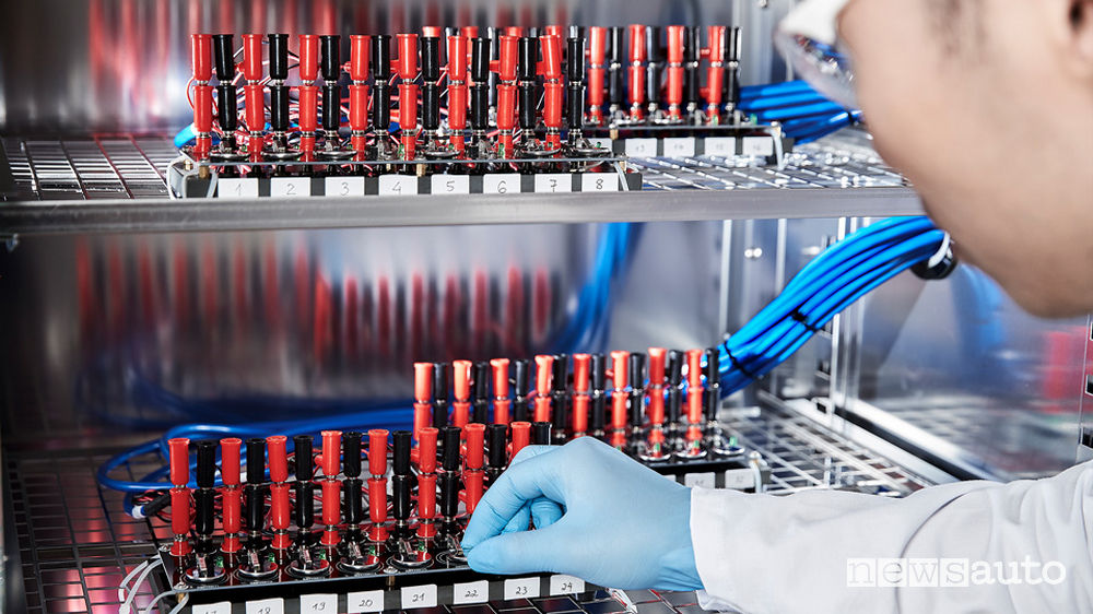Test laboratorio batterie auto elettriche