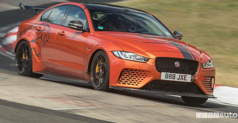 Jaguar XE SV Project 8 record al Nurburgring