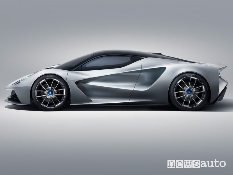 Lotus Evija hypercar elettrica vista laterale