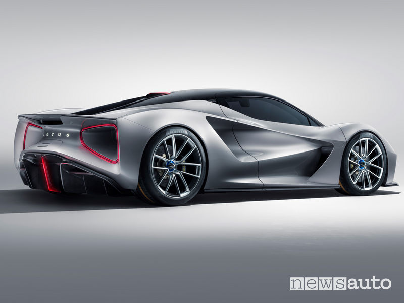 Lotus Evija hypercar elettrica vista posteriore