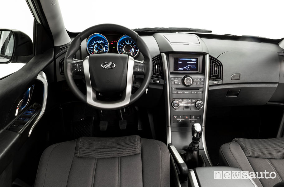 Mahindra XUV500 2019 plancia strumenti
